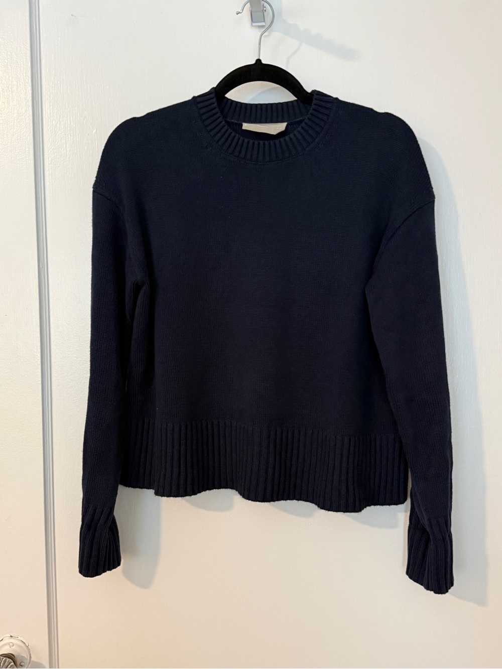 Everlane navy cotton crewneck